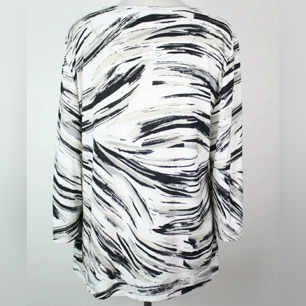 JM Collection Black & White Soft Stretchy Abstract Half Sleeve Top Blouse Size M - Picture 3 of 8